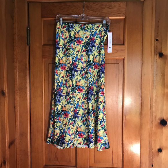 Aqua Mary Katrantzou Dresses & Skirts - NWT AQUA - MARY KATRANTZOU Skirt with Parrots Size Medium.